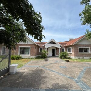 Casa 4 ambientes en el Barrio Segundas Colinas
