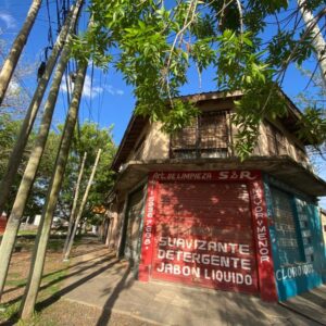 Excelente esquina en La Lonja con vivienda