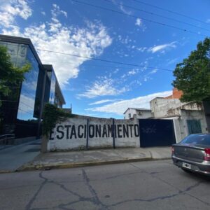 Excelentes DOS galpones con oficinas en Pilar centro