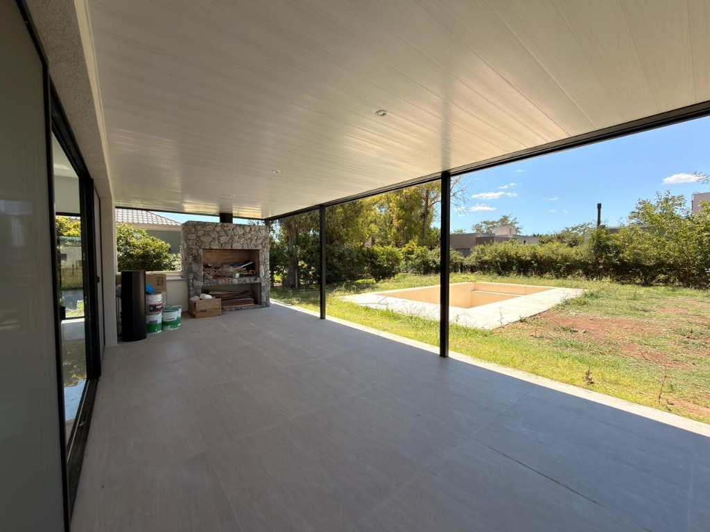 Casa Moderna a Estrenar en Venta en La Concepcion Lujan - Imagen 23