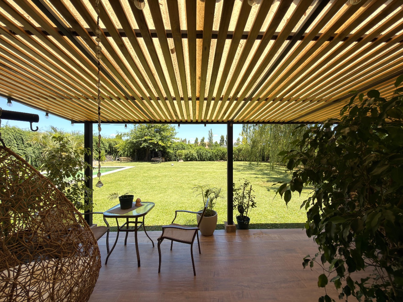 Casa en La Concepción I con fondo a pulmón verde, pileta y excelente calidad constructiva - Imagen 20