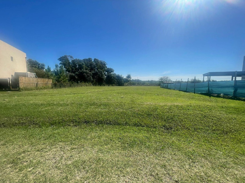 LOTE EN VENTA EN MEDAL CLUB. - Imagen 2