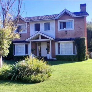 Casa chalet en el Barrio Cerrado La Delfina