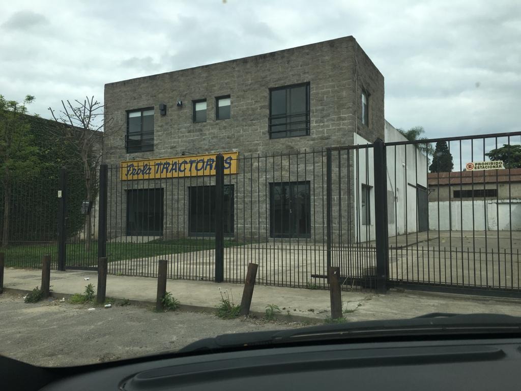 Excelente inmueble con oficinas y depósito
