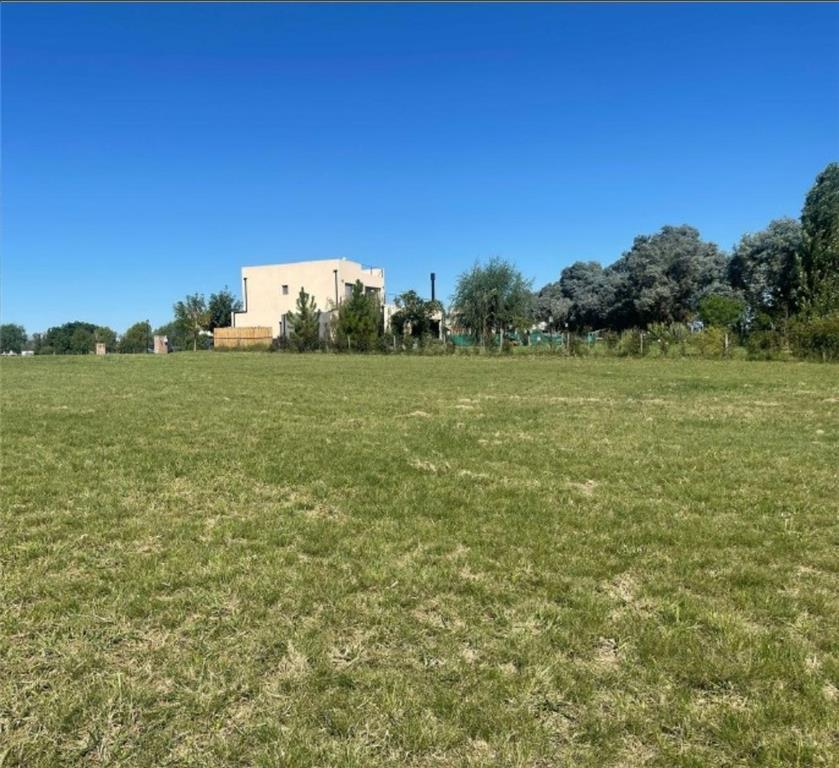 LOTE EN VENTA EN MEDAL CLUB.