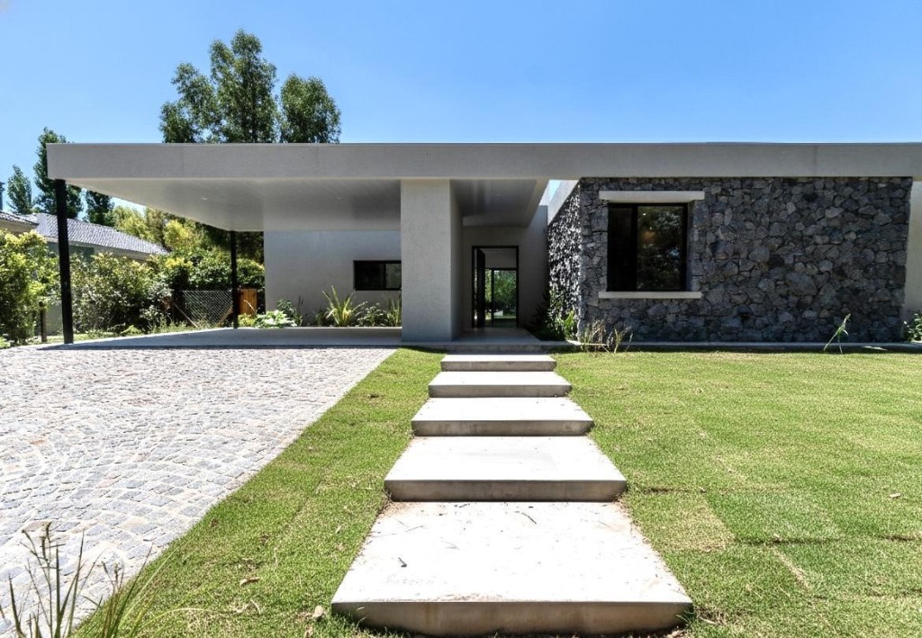 Casa Moderna a Estrenar en Venta en La Concepcion Lujan