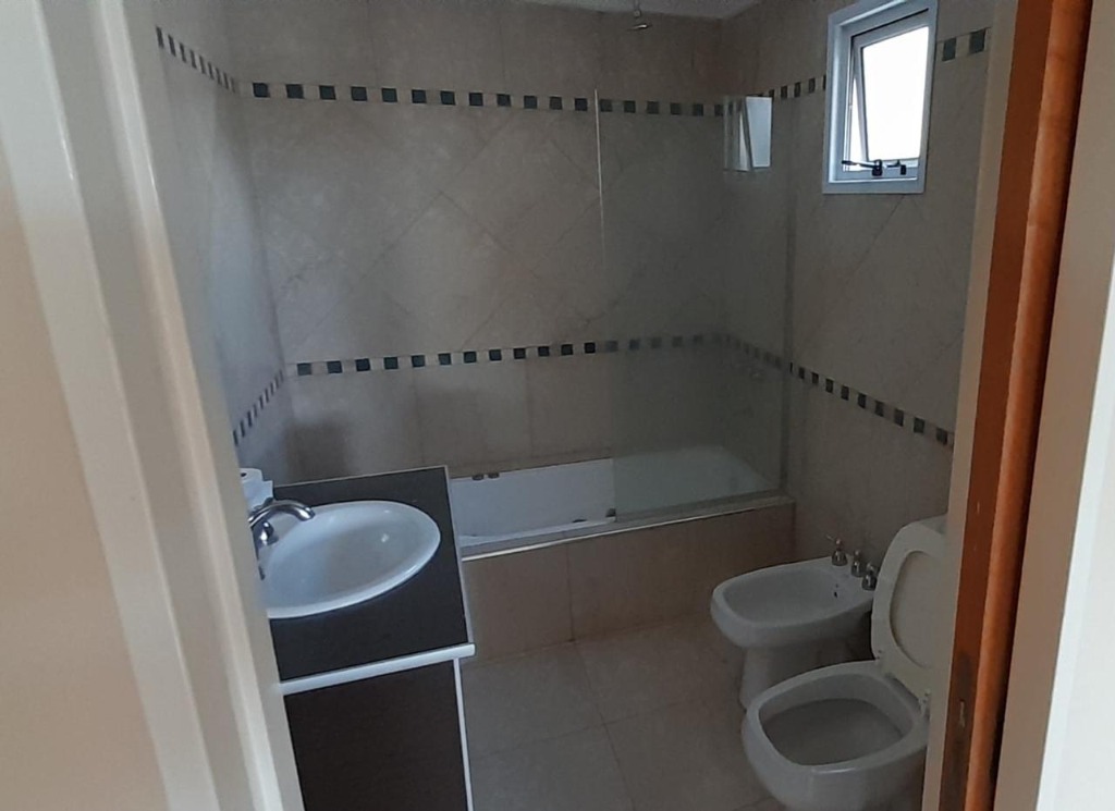 Casa 5 ambientes La Concepción Luján con inversión con renta - Imagen 13