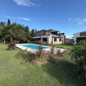 Casa quinta en La Lonja - calle Comodoro Rivadavia